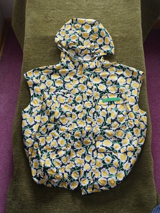 dione von furstenburg Tops - Diane von Furstenberg Yellow Floral Zip Up Hooded Jacket 🌼